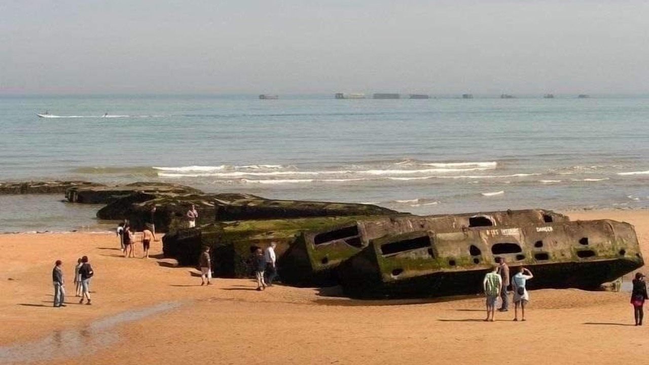 Photo of Others in Le Tourneur