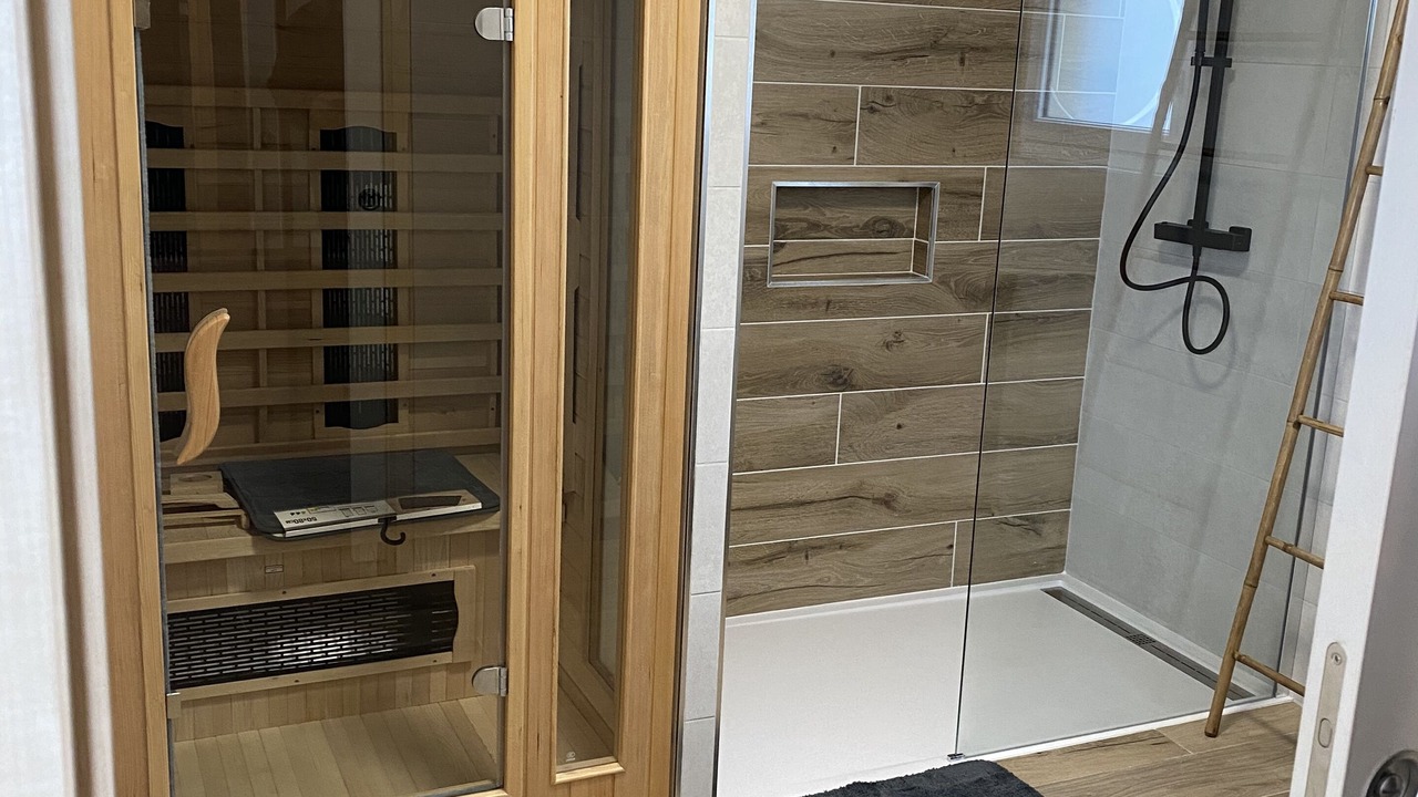 Photo of Bathroom in Le Tourneur