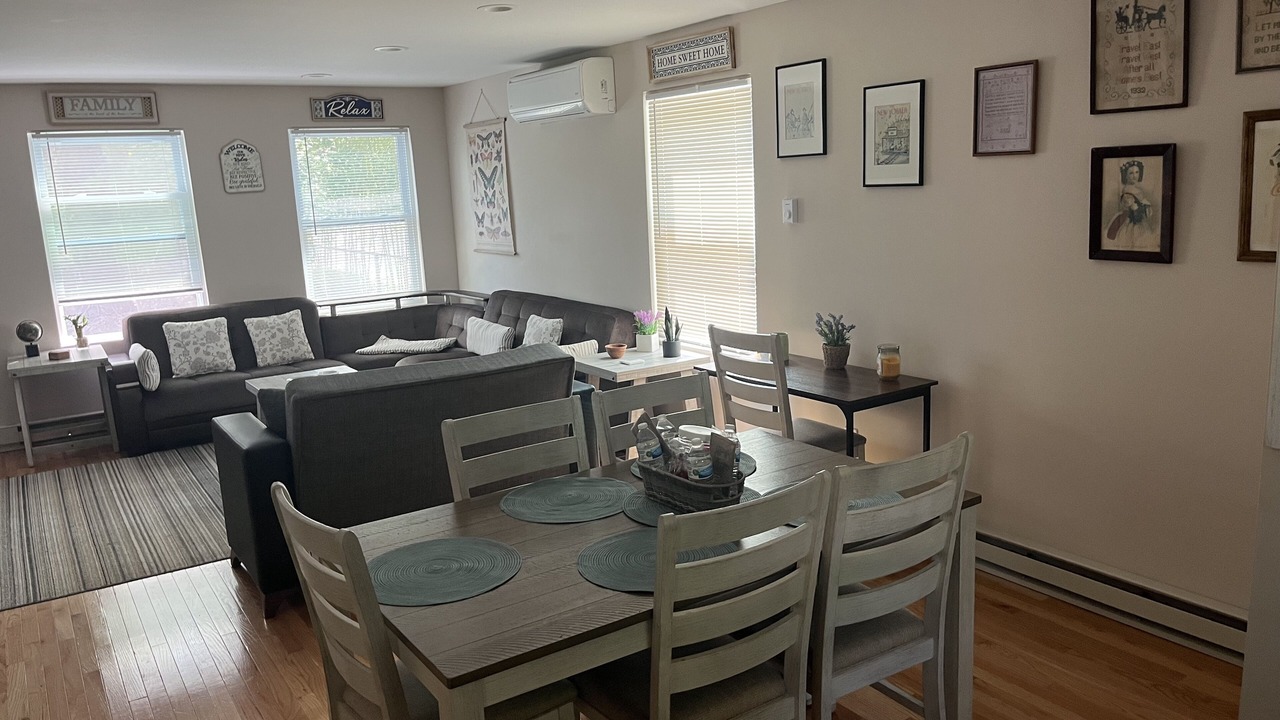 Photo of Livingroom in Miller Place