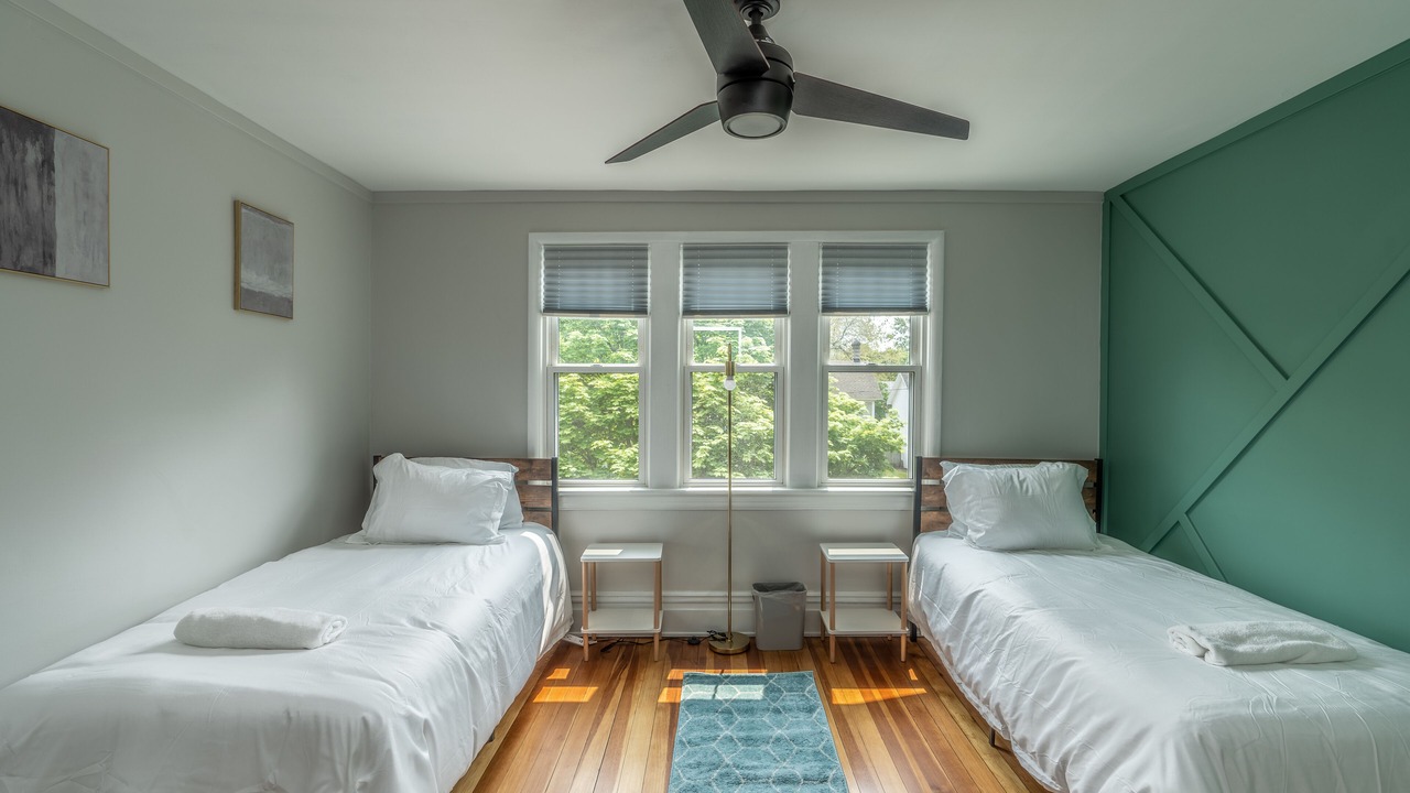 Photo of Bedroom in Lakeside