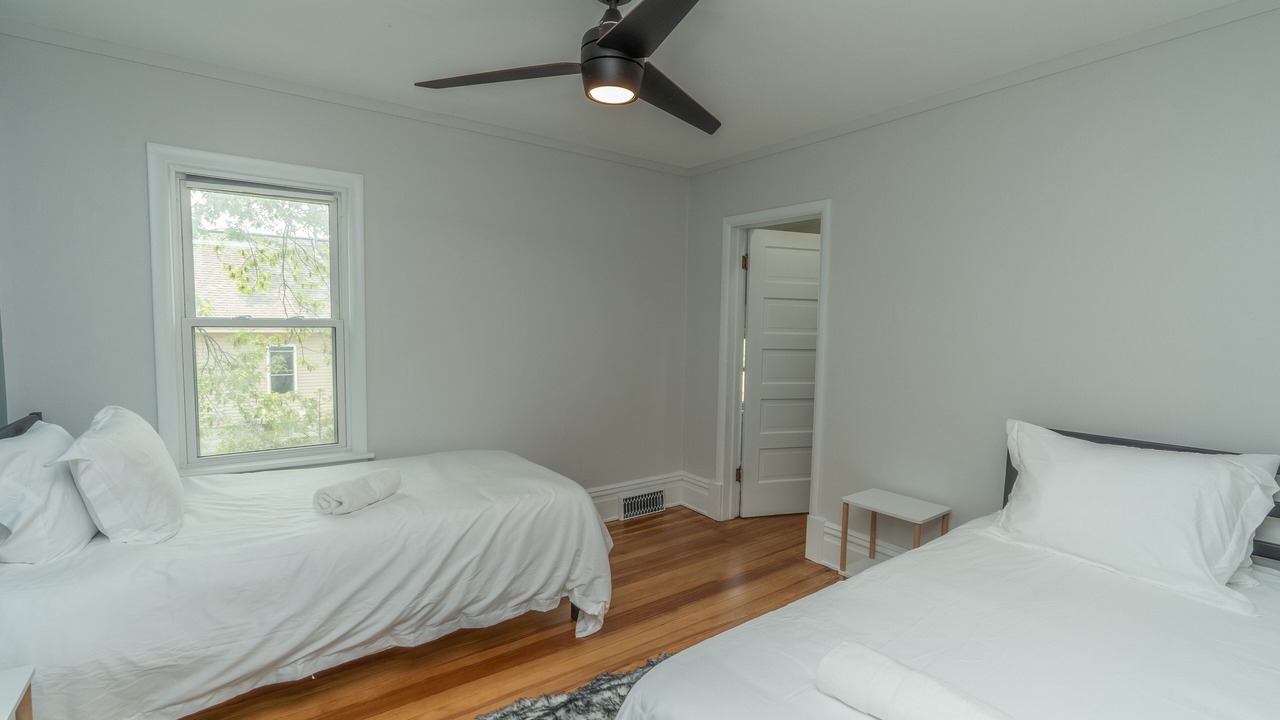 Photo of Bedroom in Lakeside