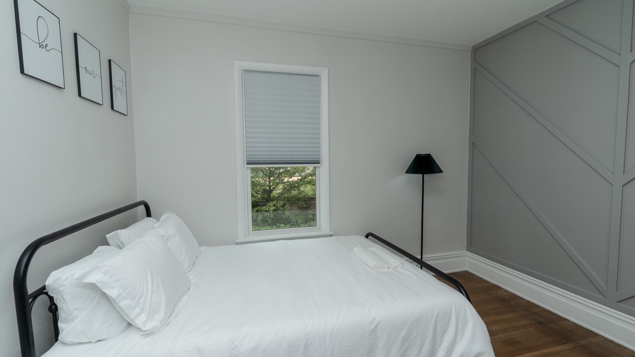 Photo of Bedroom in Lakeside