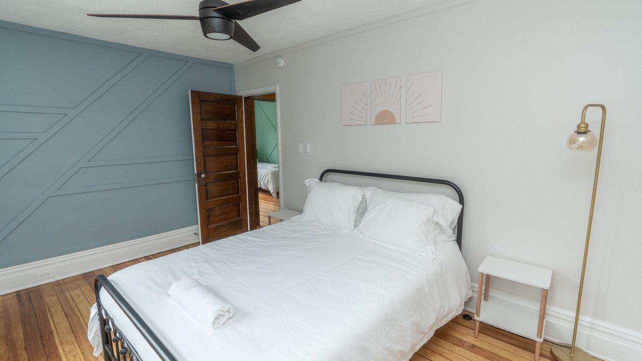 Photo of Bedroom in Lakeside