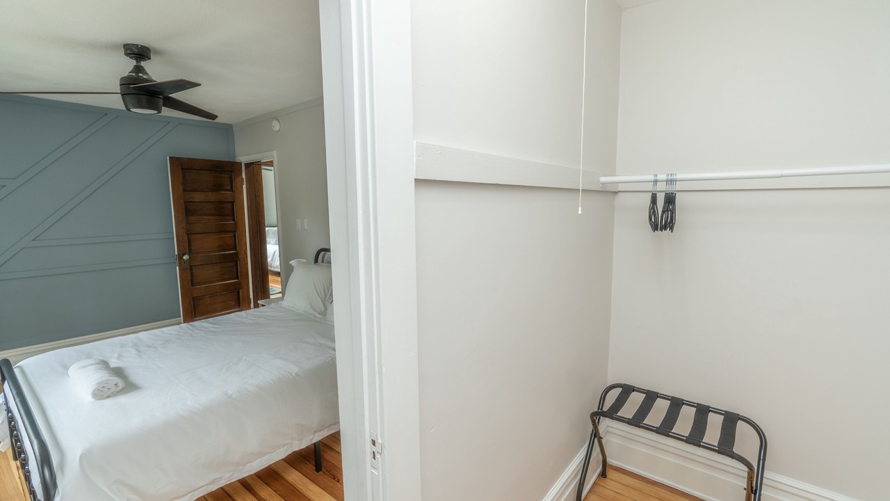 Photo of Bedroom in Lakeside