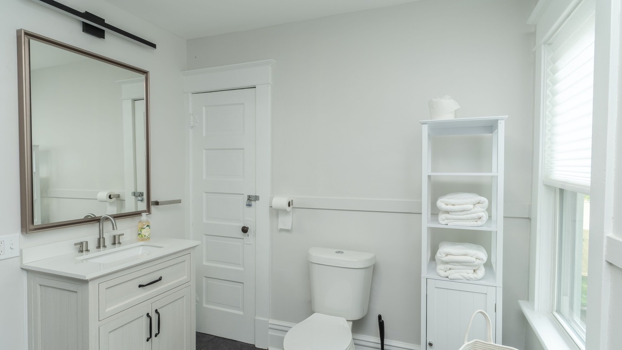 Photo of Bathroom in Lakeside