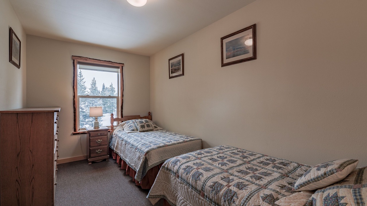 Photo of Bedroom in West Yellowstone