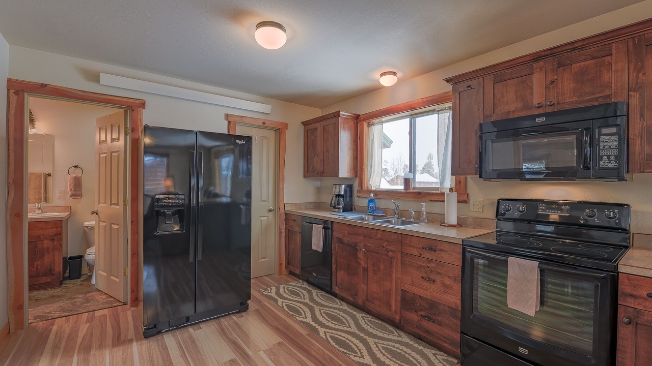 Photo of Kitchen in West Yellowstone