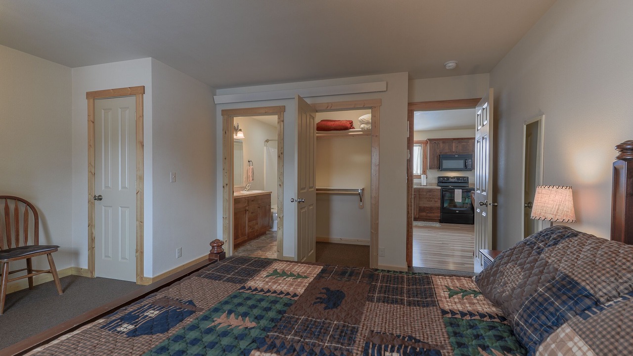 Photo of Bedroom in West Yellowstone