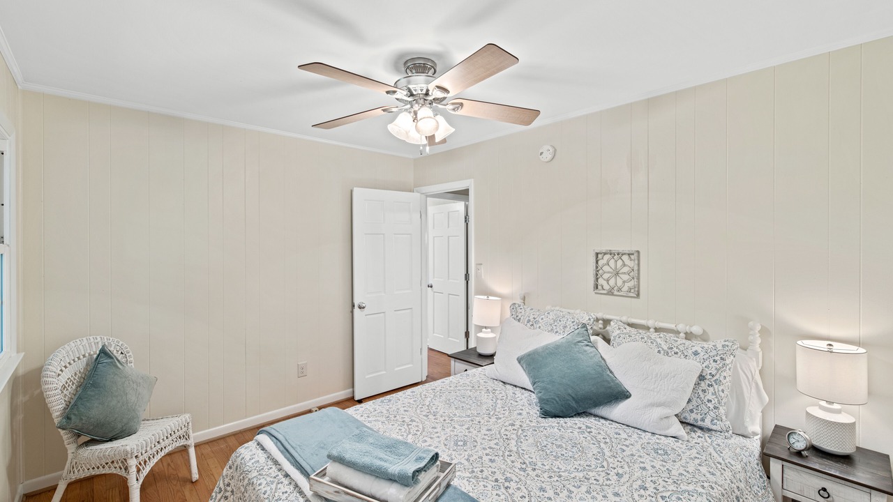 Photo of Bedroom in Cobham