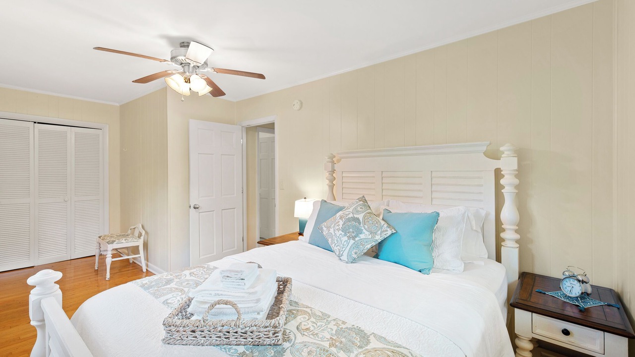 Photo of Bedroom in Cobham