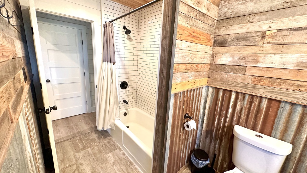 Photo of Bathroom in Telegraph