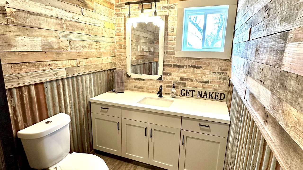 Photo of Bathroom in Telegraph