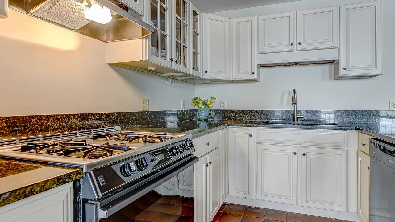 Photo of Kitchen in Historic District - North