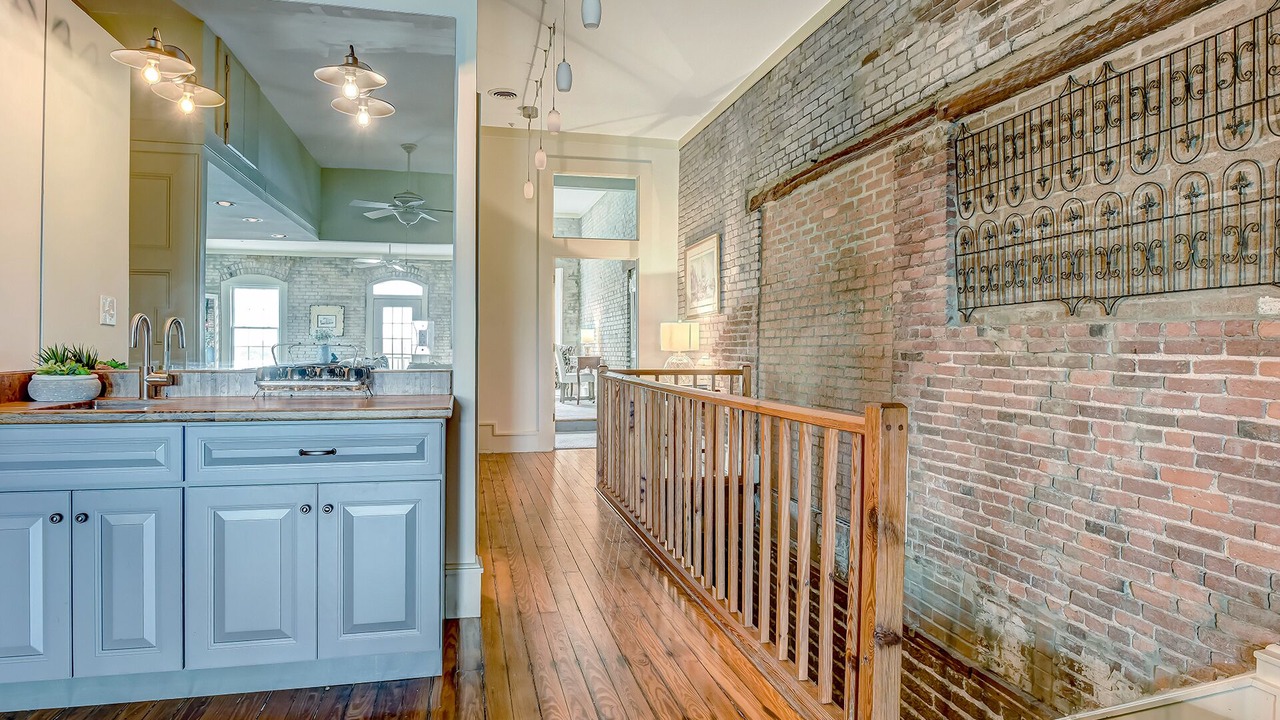 Photo of Others in Historic District - North