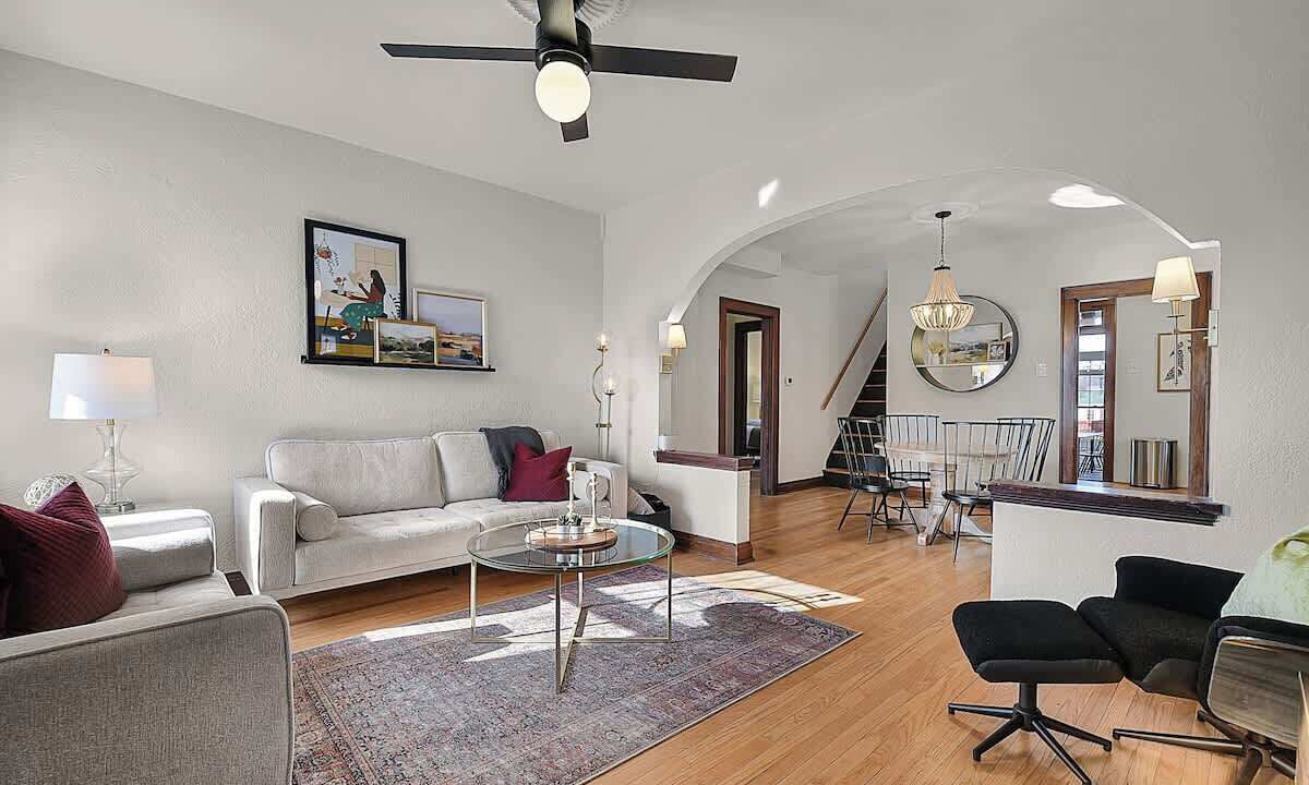 Photo of Livingroom in St. Charles Historic District