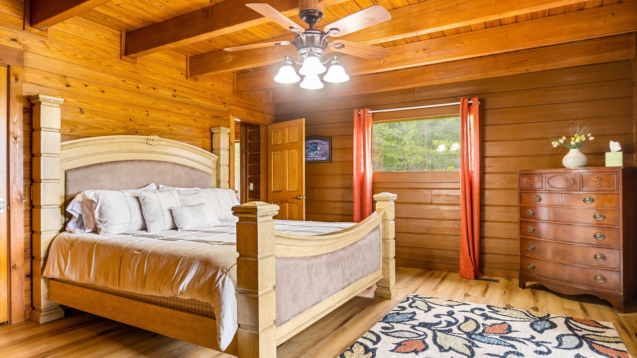 Photo of Bedroom in Newport