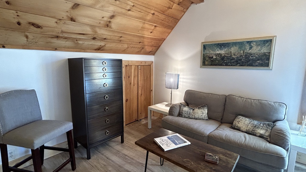 Photo of Livingroom in Bowdoin