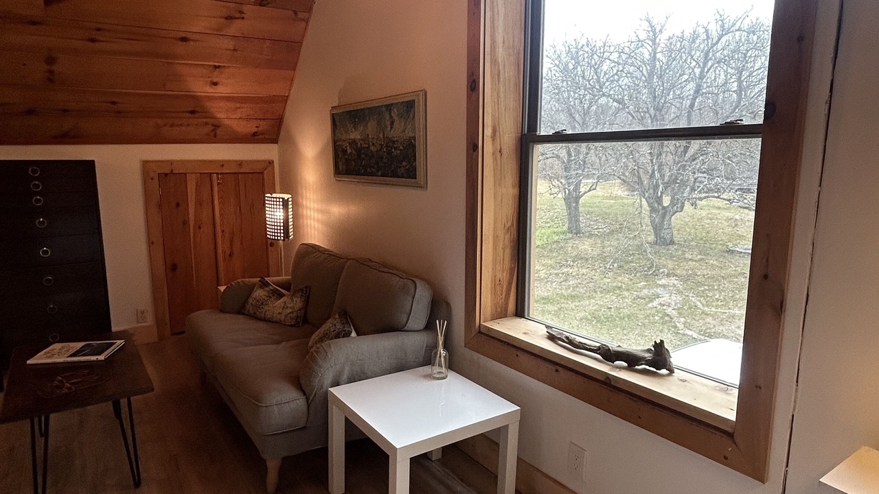 Photo of Livingroom in Bowdoin
