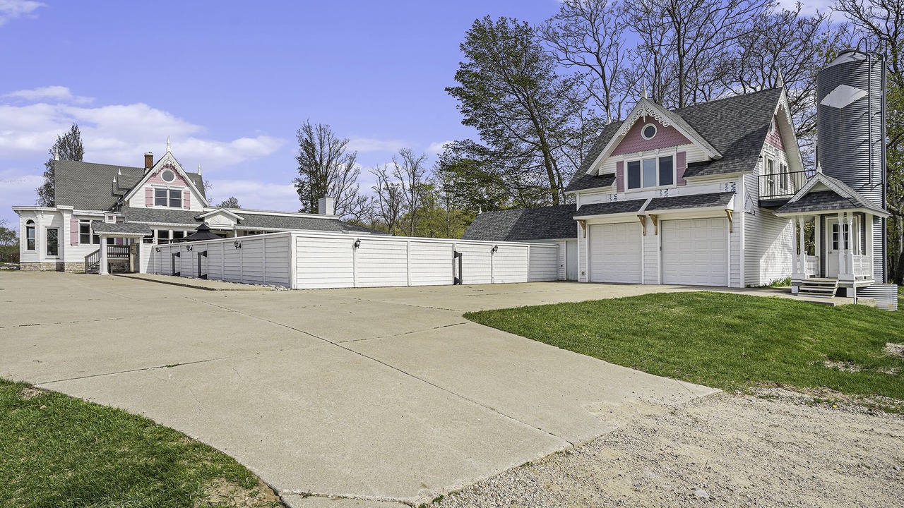 Photo of Others in Fennville