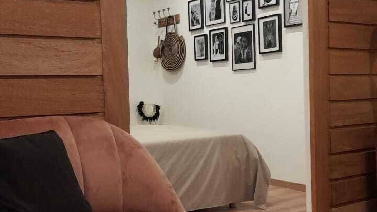 Photo of Others in Cul de Sac