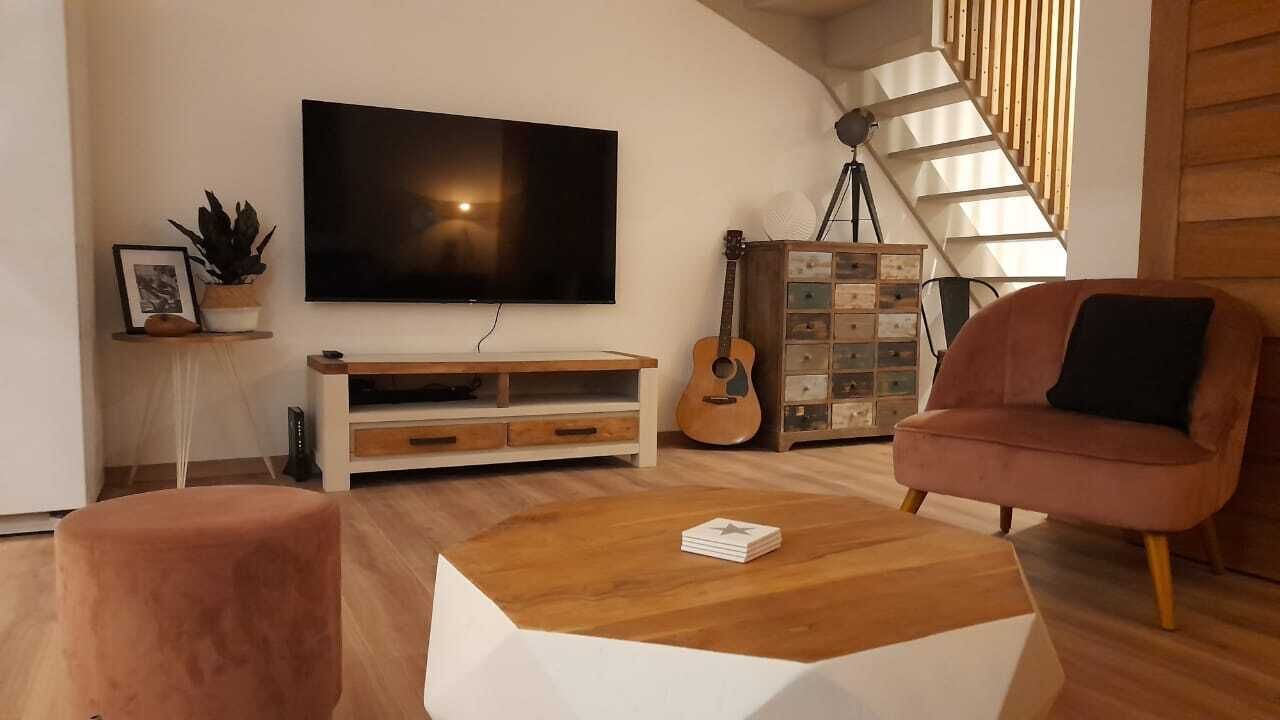 Photo of Others in Cul de Sac