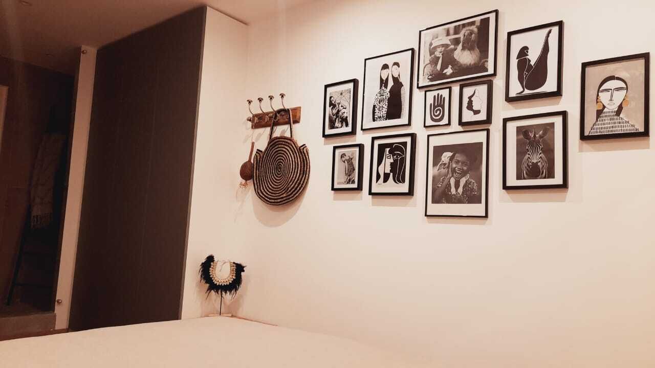 Photo of Others in Cul de Sac