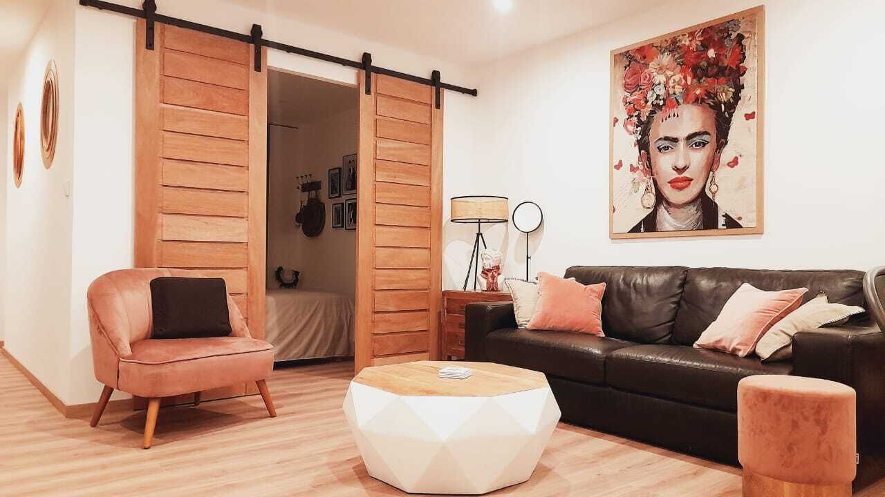 Photo of Others in Cul de Sac