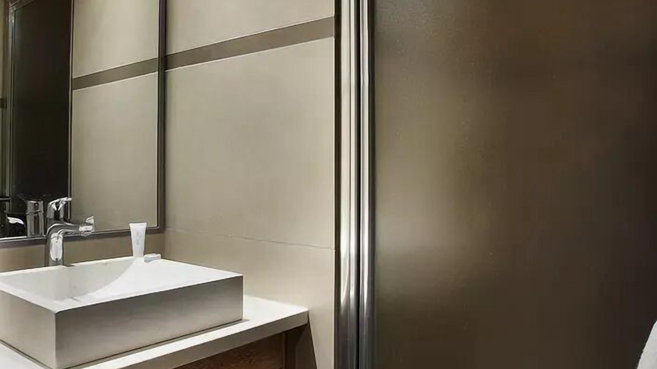 Photo of Bathroom in Arc-2000