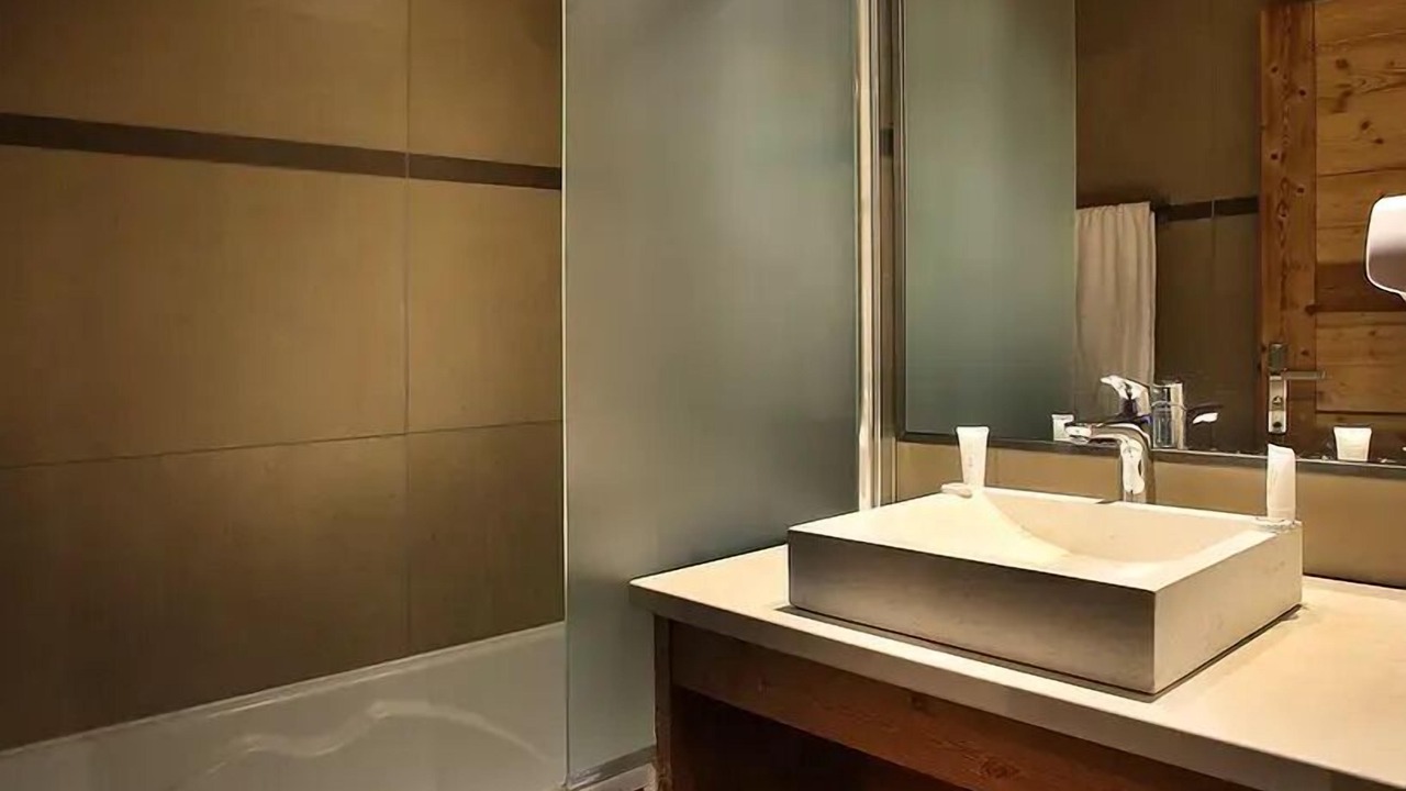Photo of Bathroom in Arc-2000