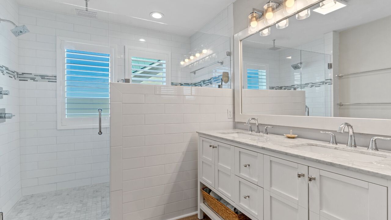 Photo of Bathroom in Alligator Point