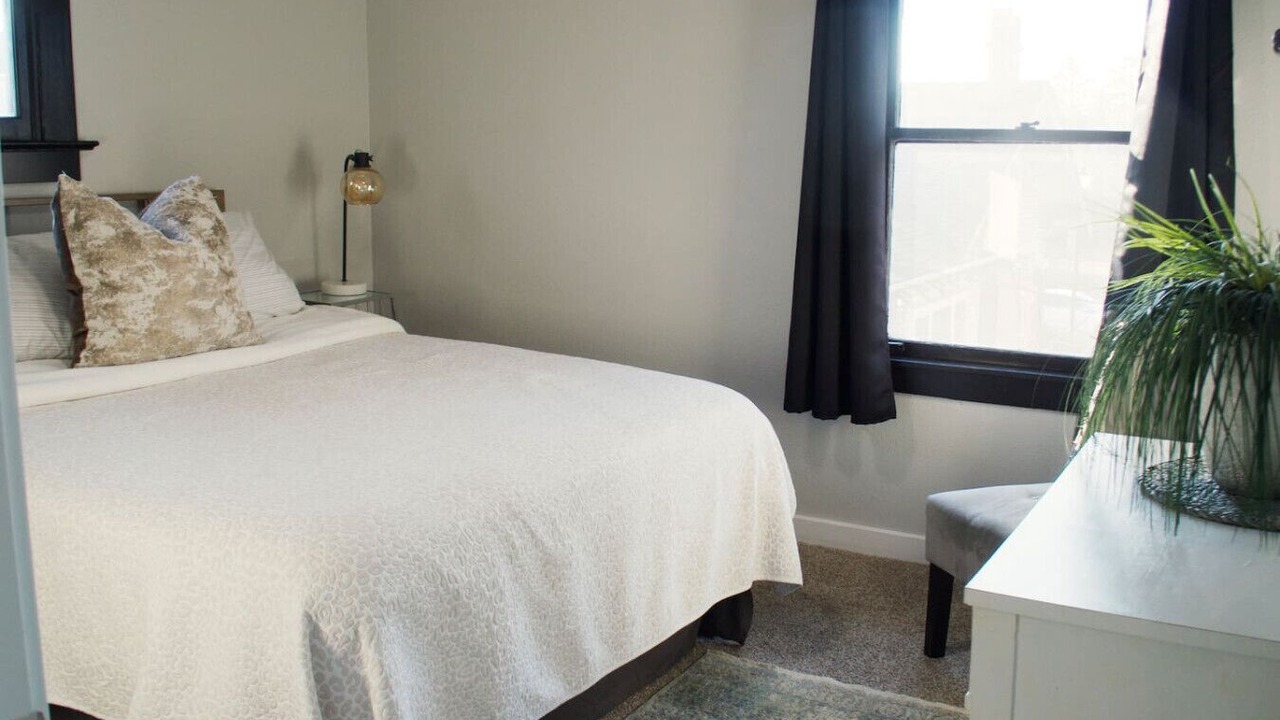 Photo of Bedroom in Albany