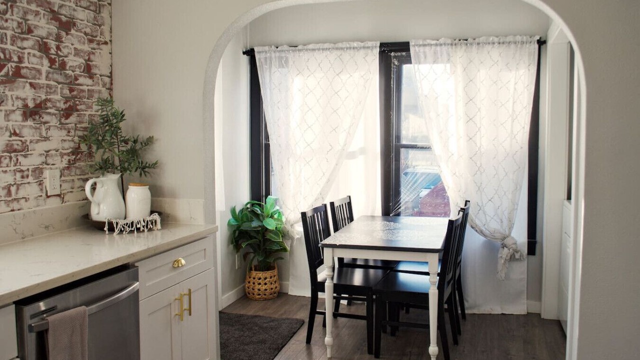 Photo of Others in Albany