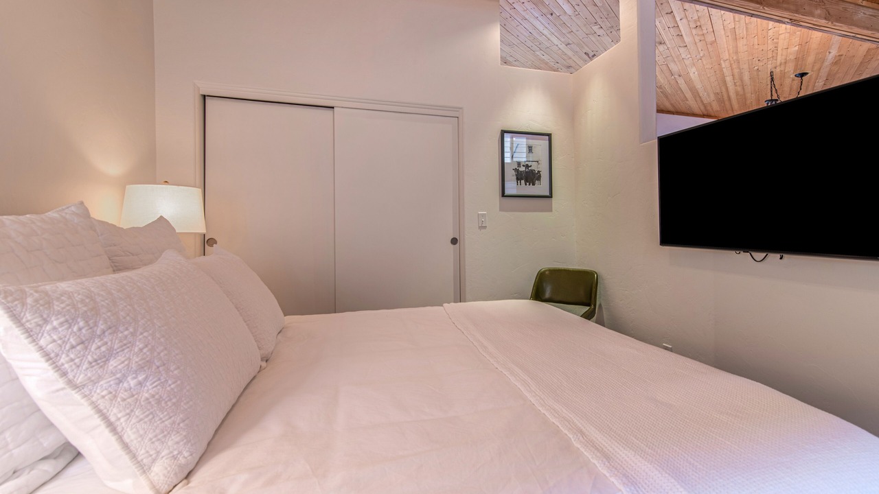 Photo of Bedroom in South Hills