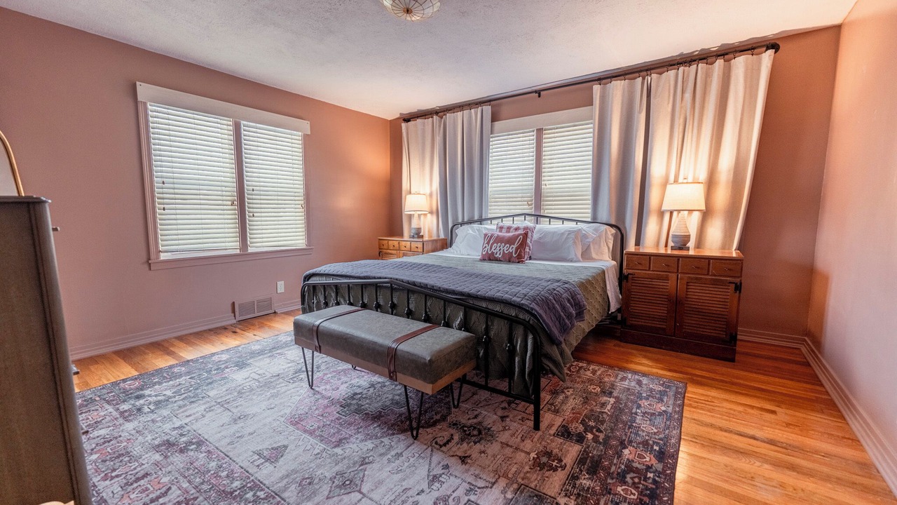 Photo of Bedroom in Lindsborg