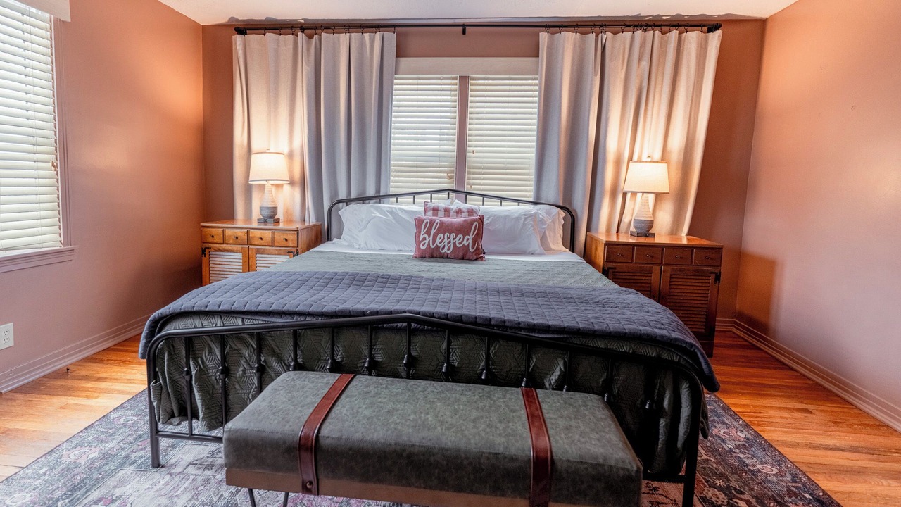 Photo of Bedroom in Lindsborg