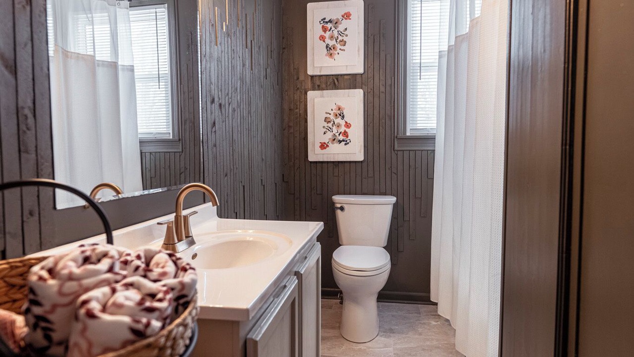 Photo of Bathroom in Lindsborg