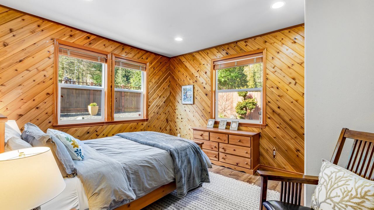 Photo of Bedroom in Sedro-Woolley