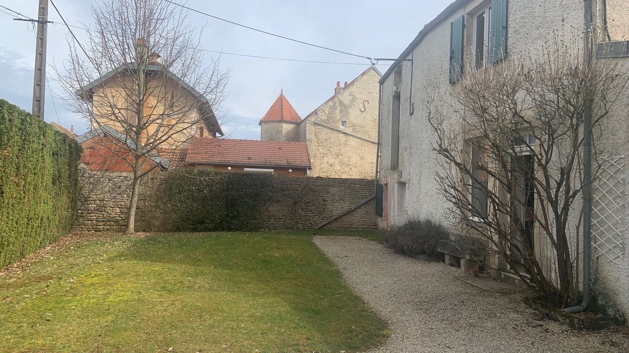 Photo of Outdoor in Leuglay