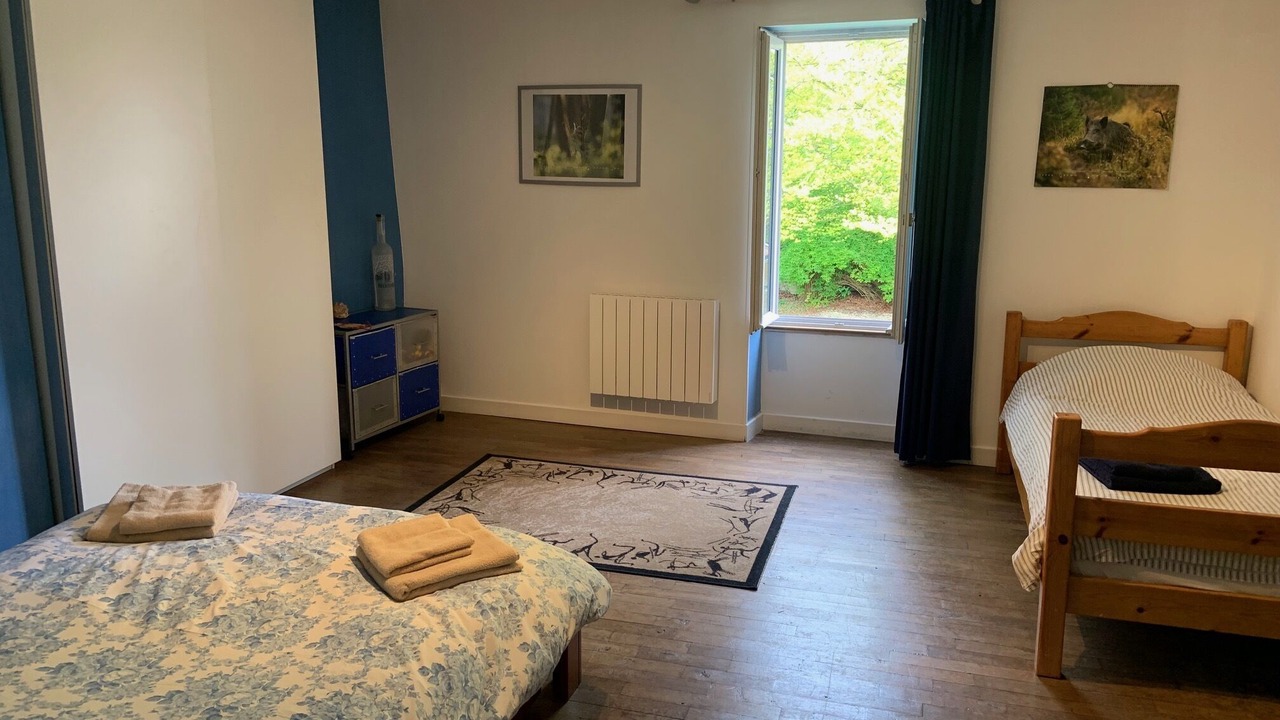 Photo of Bedroom in Leuglay