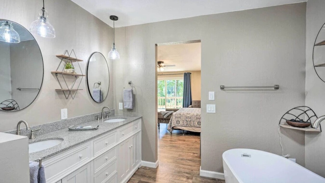 Photo of Bathroom in Glencoe