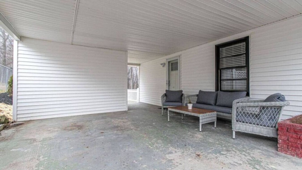 Photo of Patio Balcony in Ashley Oaks