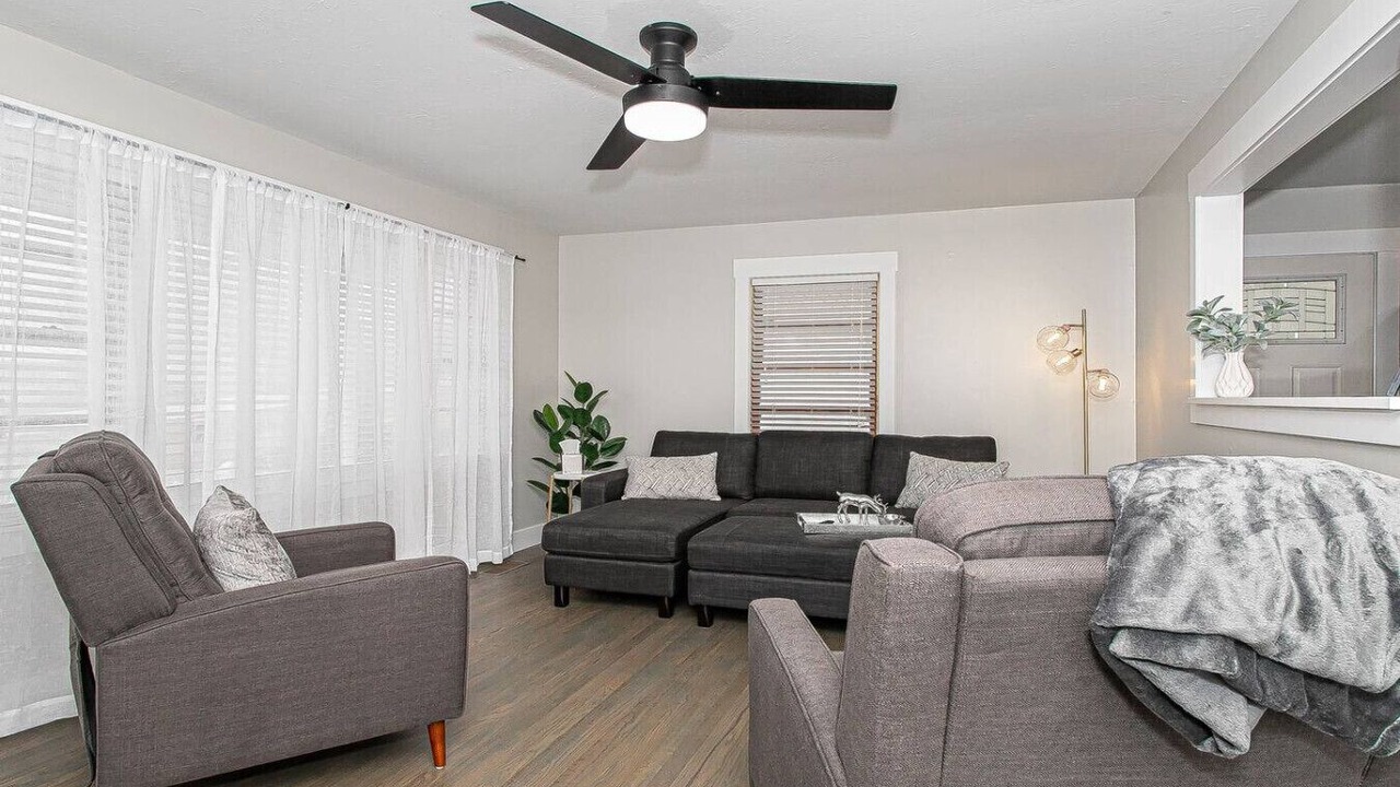 Photo of Livingroom in Ashley Oaks