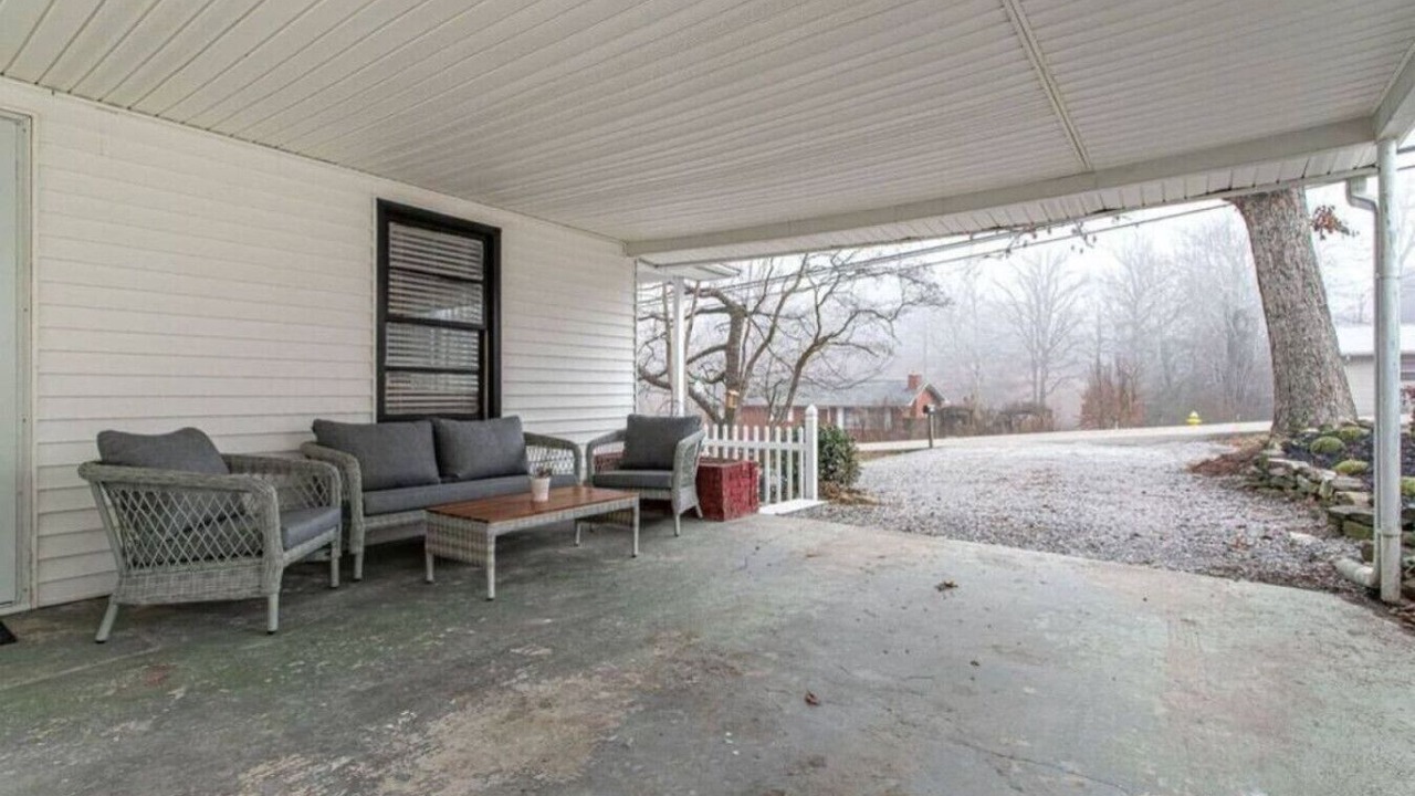 Photo of Patio Balcony in Ashley Oaks
