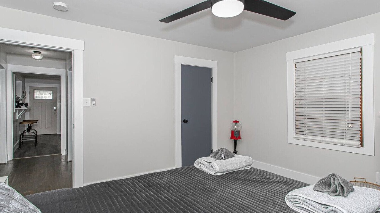 Photo of Bedroom in Ashley Oaks