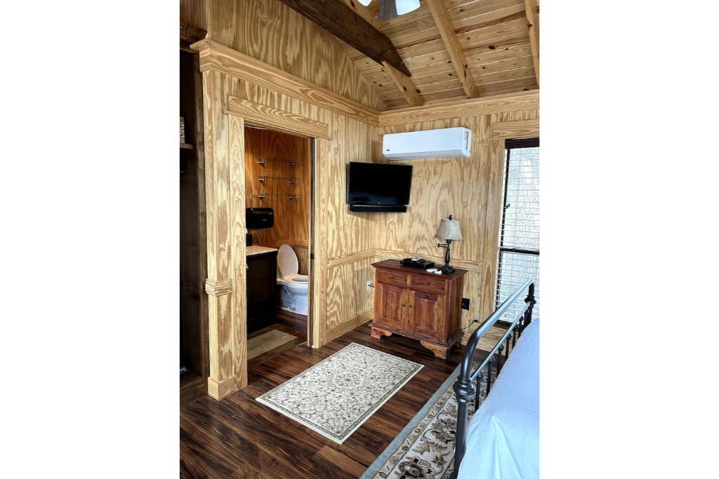Photo of Bedroom in Quinlan