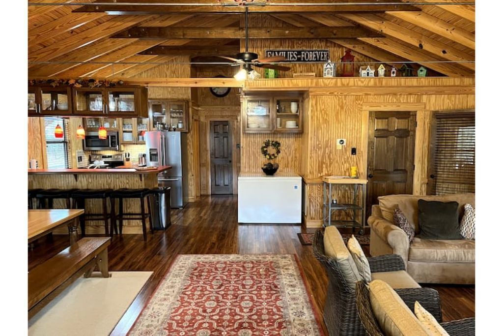 Photo of Livingroom in Quinlan