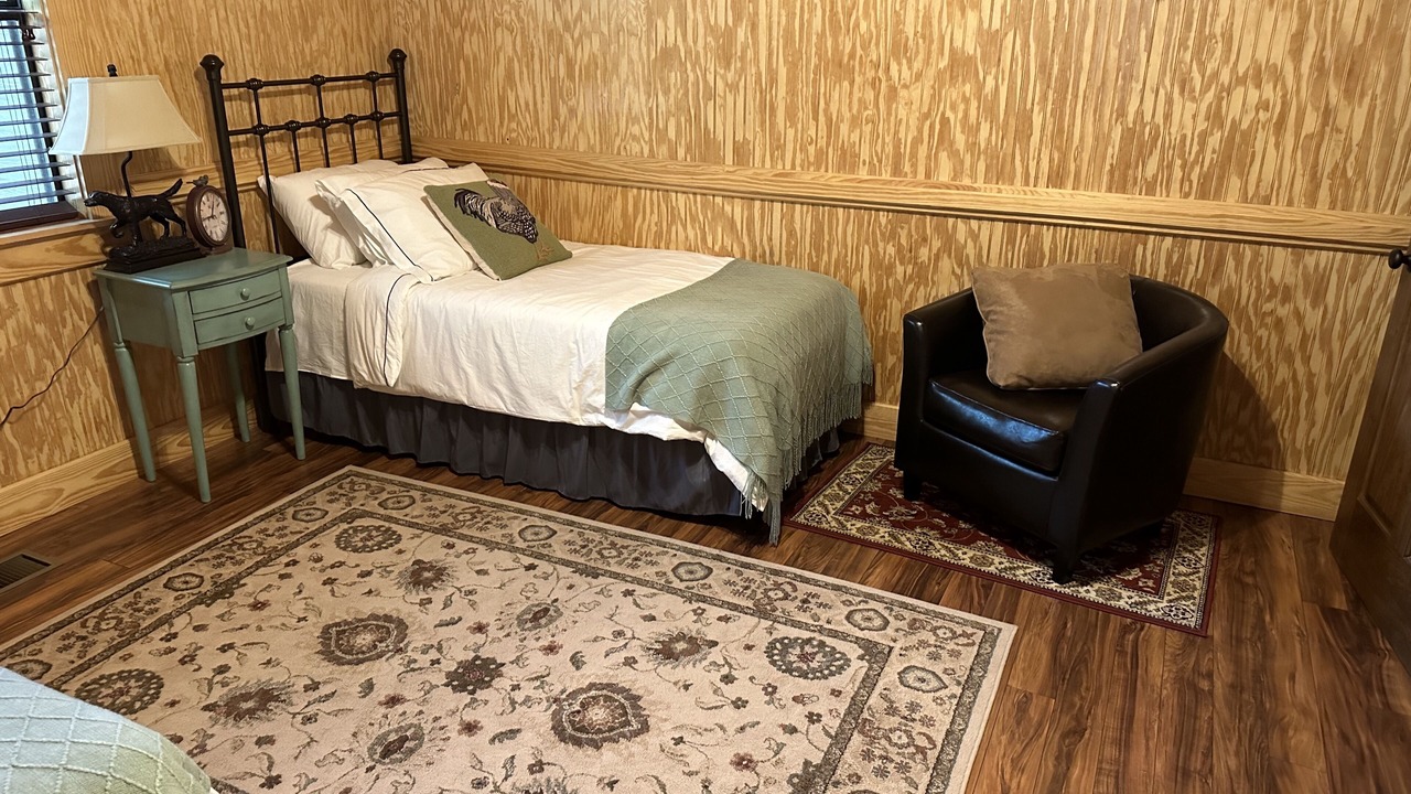 Photo of Bedroom in Quinlan