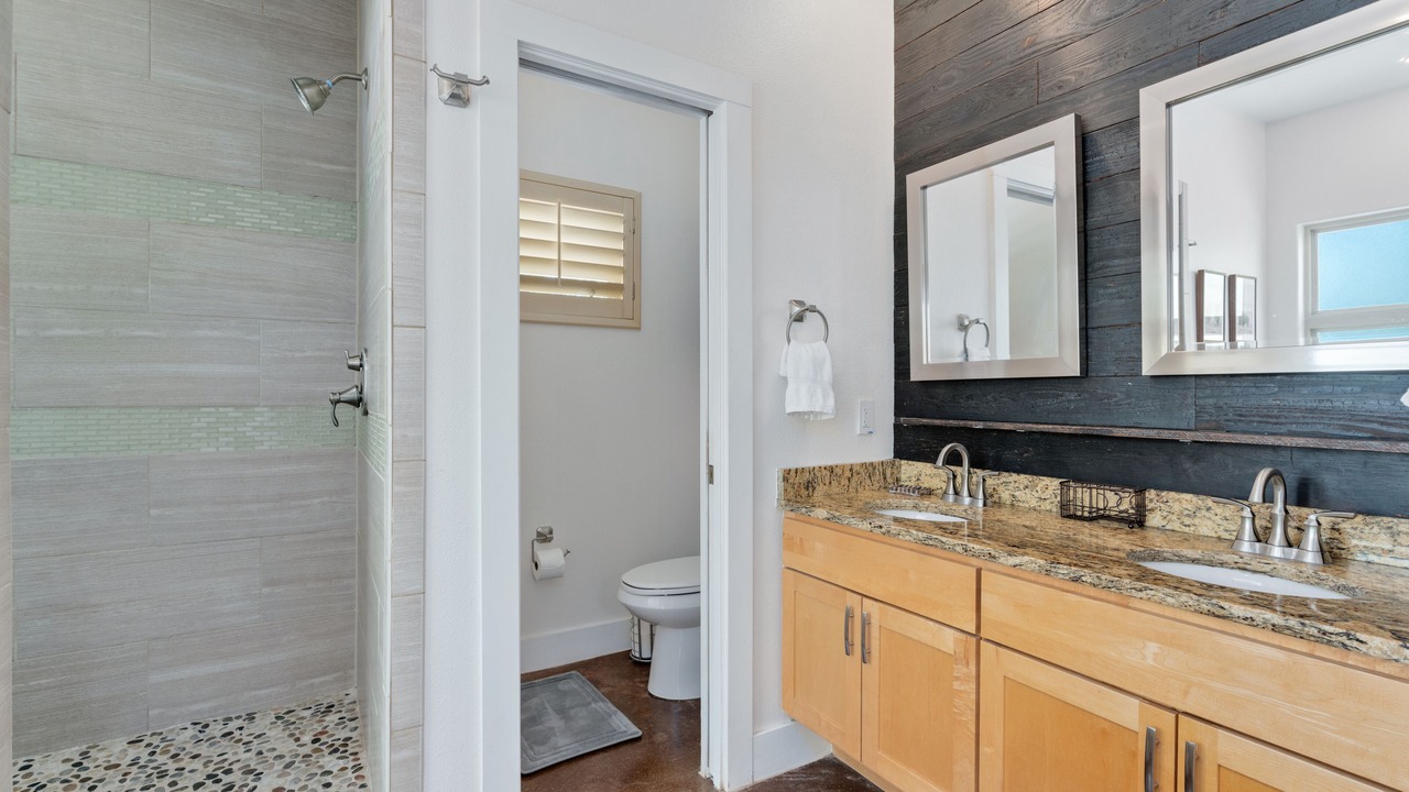Photo of Bathroom in Rosewood