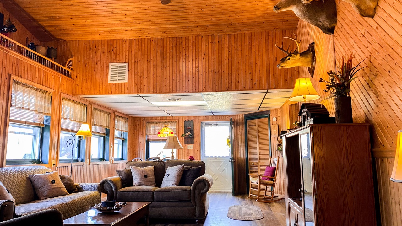 Photo of Livingroom in Laurelton