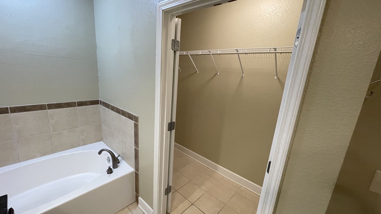 Photo of Bathroom in Bean Station
